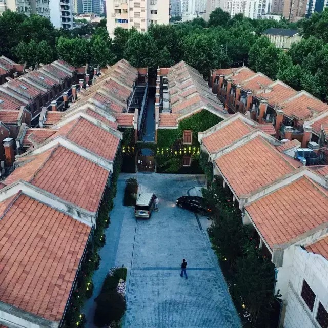 上海徐匯的石庫門里！俗稱五星級酒店里的愛馬仕的嘉佩樂
