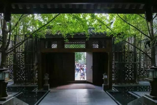 隱進川西院落嘗味成都人的安逸慵懶