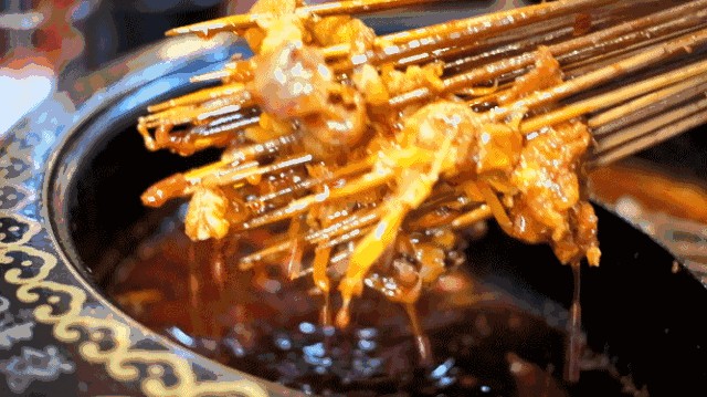 春熙路居然隱藏了一家可以穿越回三國的串串店！