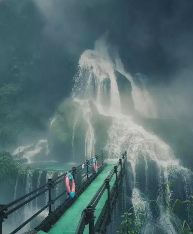 今冬成都周邊雪山綠境瀑布中的池子你去泡了嗎