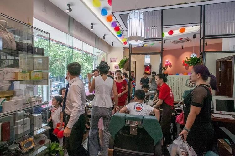 深圳按摩店人流爆滿！香港按摩店生意慘淡面臨生存危機！