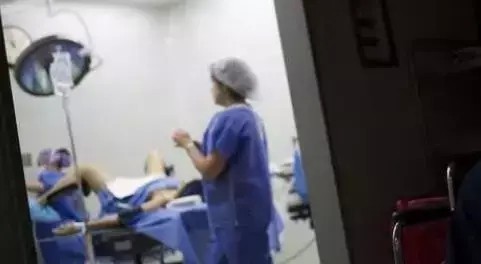 裸身做spa被直播情侶住酒店被偷拍學會這3招讓攝像頭無所遁形！
