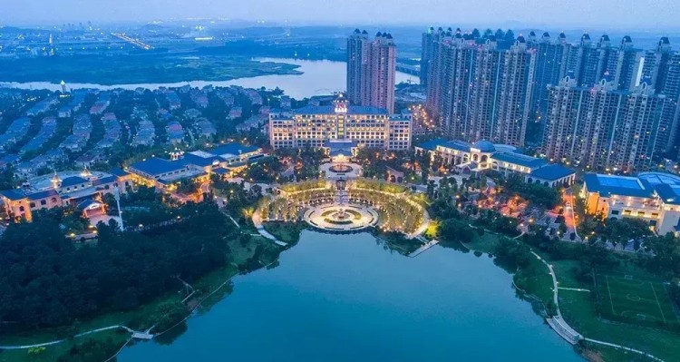 南京度假新地標：在臥龍湖畔的歐陸式城堡中盡享妙曼的度假時光