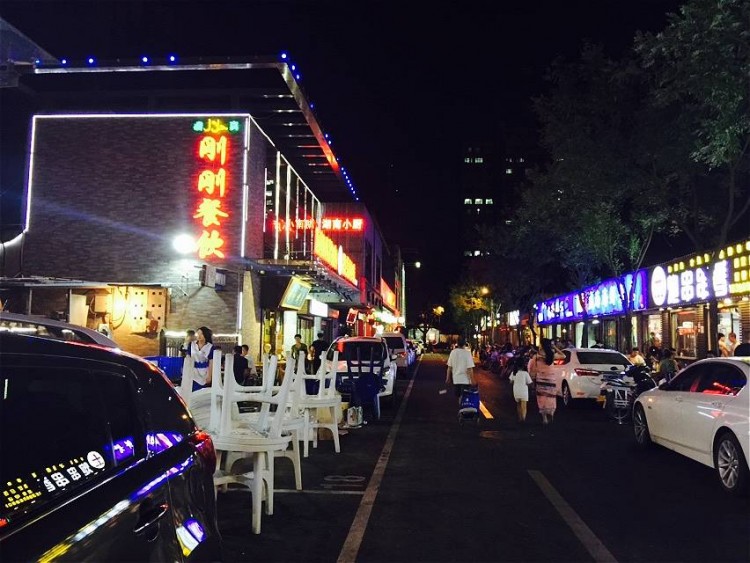 愈夜愈瘋狂！這些地方里的西安很迷人