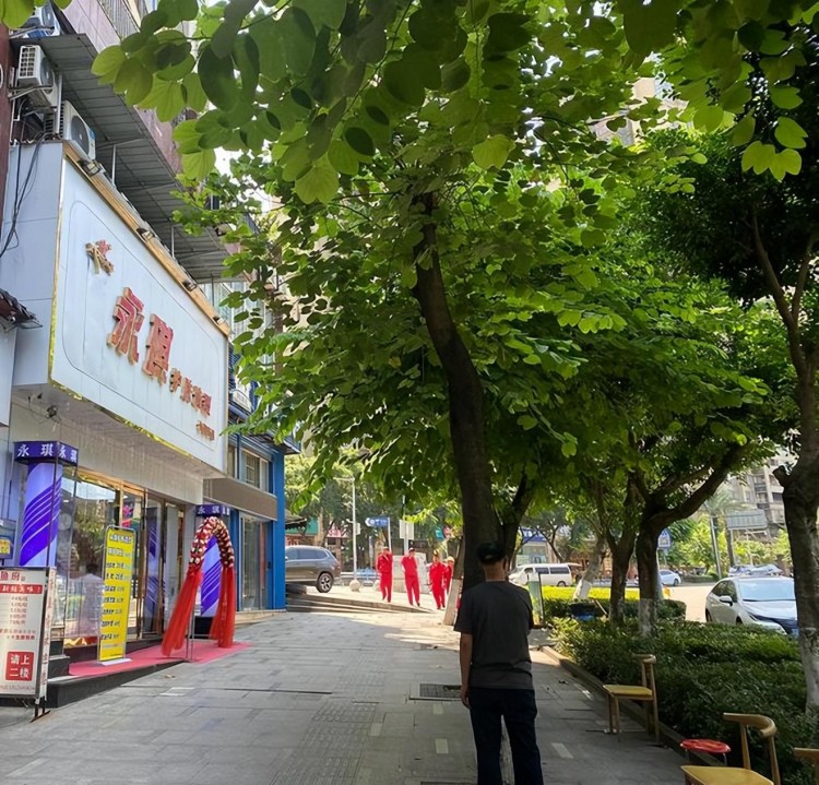 職校女生實(shí)習(xí)出竟然成了男賓享受的奢華SPA行業(yè)內(nèi)幕大揭秘！