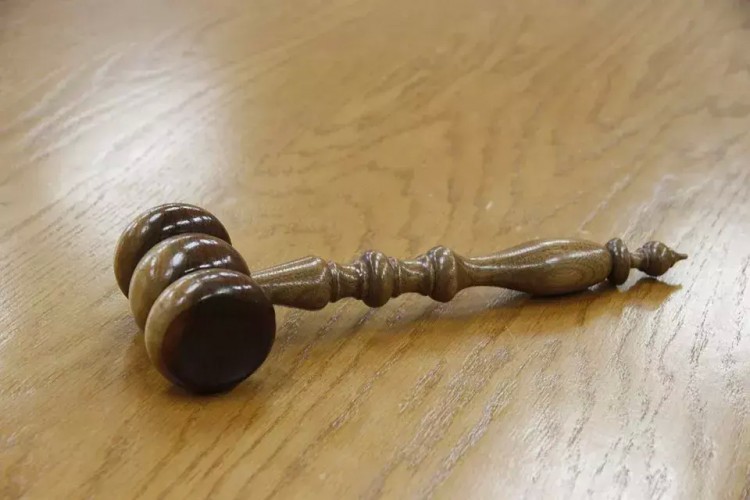 在大連開八家會所招募容留女子賣淫甚至還制定服務規(guī)范…31人涉惡案開庭審理