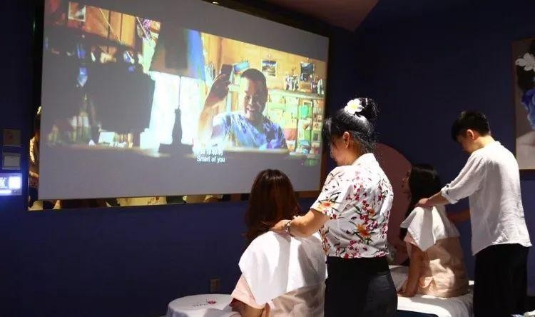 大連這家店做足療還能看電影是時候來一次全身心的放松了