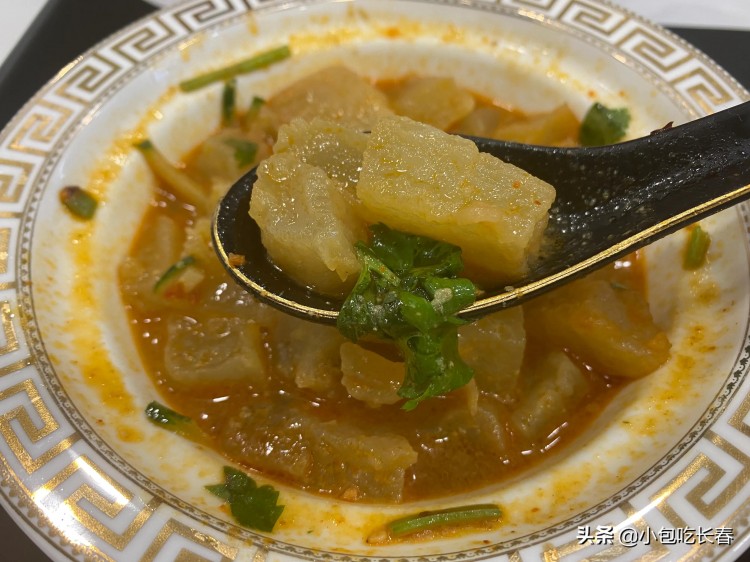 長春名媛的娛樂場所服裝美甲美睫美容按摩吃飯唱歌一條龍服務