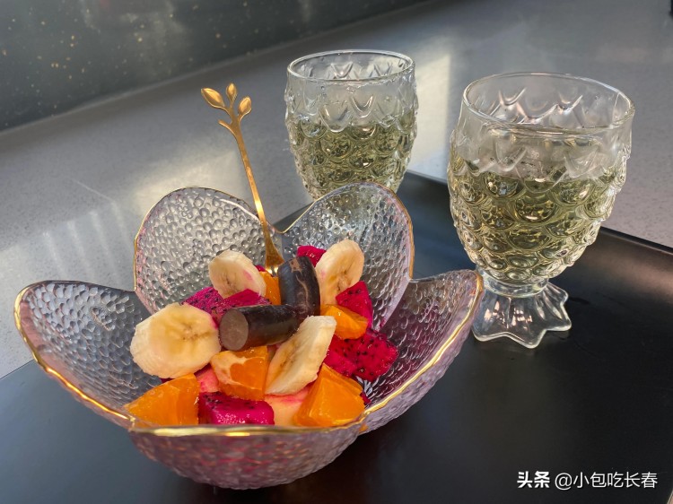長春名媛的娛樂場所服裝美甲美睫美容按摩吃飯唱歌一條龍服務