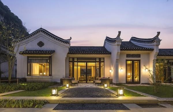 本人要到桂林，住在山水畫里，低奢陽朔悅榕莊，千古情歌舞演藝