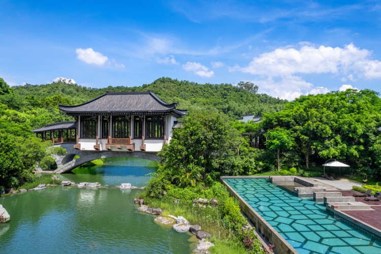 惠州中海湯泉酒店號稱嶺南第一湯泉一泉一湖兩水五山白菜價