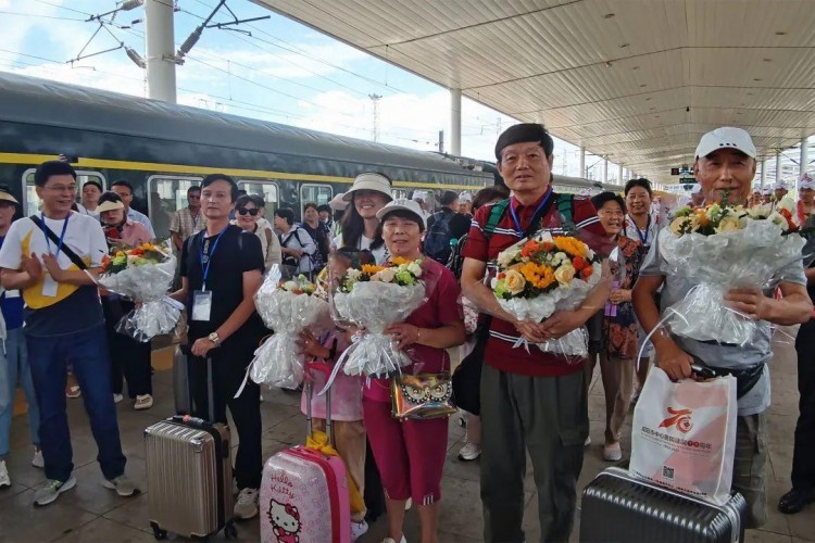 K歌按摩打麻將統(tǒng)統(tǒng)安排！清爽榆林定制旅游專列首班開行