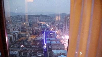 美到窒息！郴州這家百米高空水療館360°俯瞰湖景！