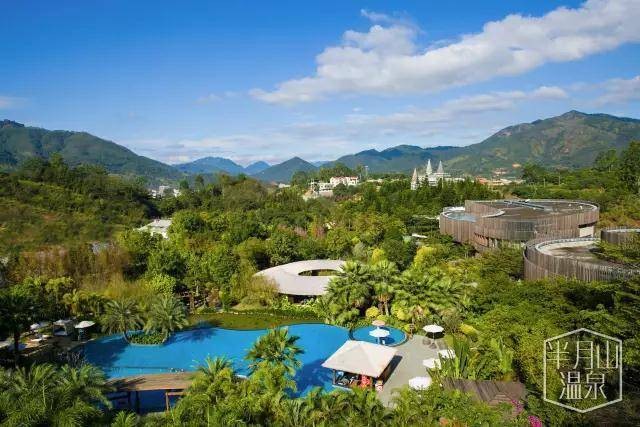 漳州半月山溫泉一大一小不到100元搶泡一汪美人湯58個溫泉池哦
