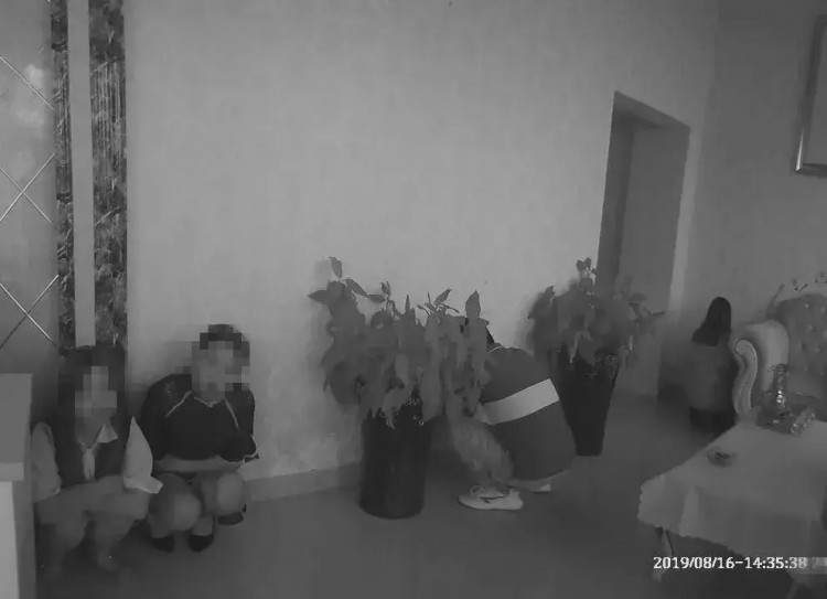 發小廣告提供特色服務?宜興警方把男士養生會所端了