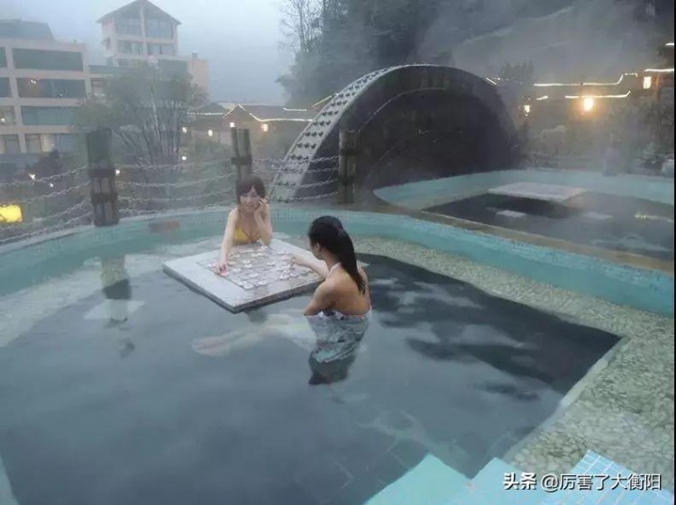 斷崖式降溫！去周邊最具人氣溫泉泡湯那才叫爽