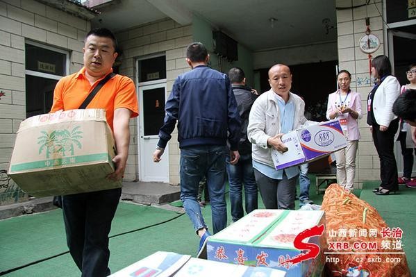 紫金街道攜手紫悅美容養(yǎng)生會(huì)所慰問(wèn)智障兒童