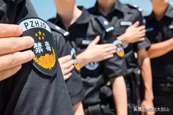 湖北警方清查娛樂場所97名男女被抓！全程網上直播…