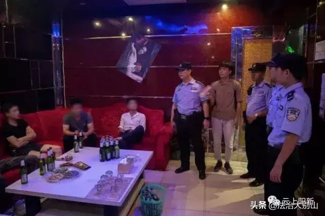 湖北警方清查娛樂場所97名男女被抓！全程網上直播…