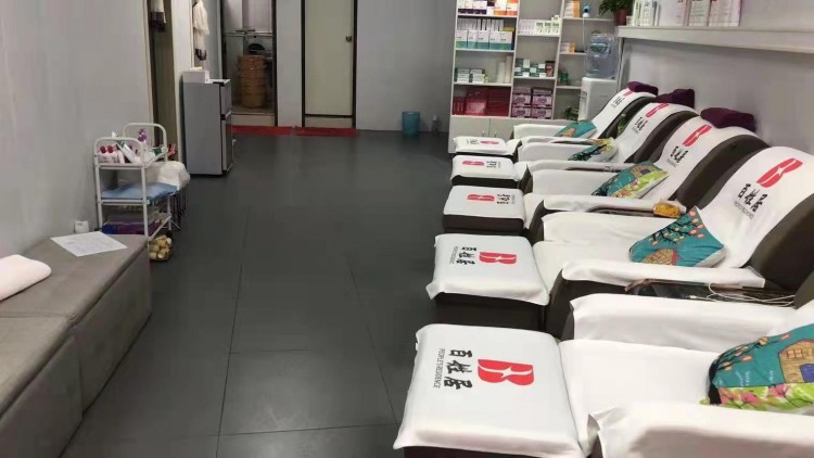 百姓居足療館榮獲2021年安慶首屆抖音金牌人氣養(yǎng)生會所商家第二名