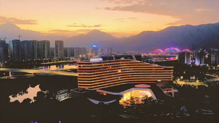 璀璨奪目！夜里的肇慶喜來(lái)登酒店竟如此驚艷