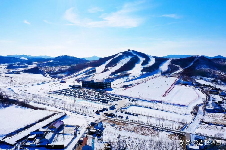 玩轉(zhuǎn)冰火兩重天——在吉林市吉雪滑雪場(chǎng)體驗(yàn)歡喜民俗年
