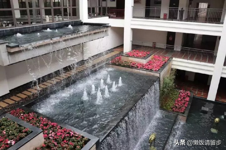 廣東韶關(guān)頂級度假酒店開業(yè)無邊泳池飛瀑連綴網(wǎng)友：安排