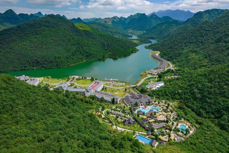 廣東韶關(guān)乳源避世酒店賞湖光山色泡天然溫泉網(wǎng)友：連住兩晚