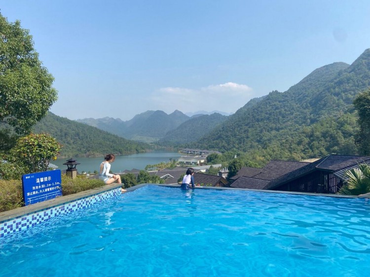 廣東韶關(guān)乳源避世酒店賞湖光山色泡天然溫泉網(wǎng)友：連住兩晚