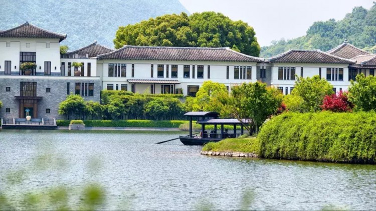 千畝茶園國際高爾夫球場恒溫泳池SPA,亞洲最佳度假村