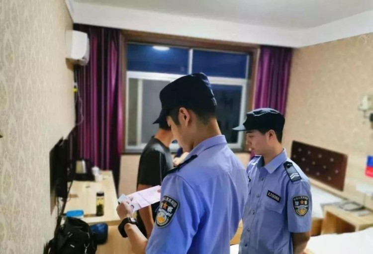 荊門警方查封城區5家按摩店查驗可疑人員59人...現場照片來了