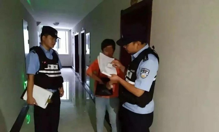 荊門警方查封城區5家按摩店查驗可疑人員59人...現場照片來了