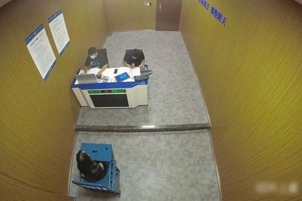 這家店剛開業(yè)就被一窩端!原來是詐騙團伙