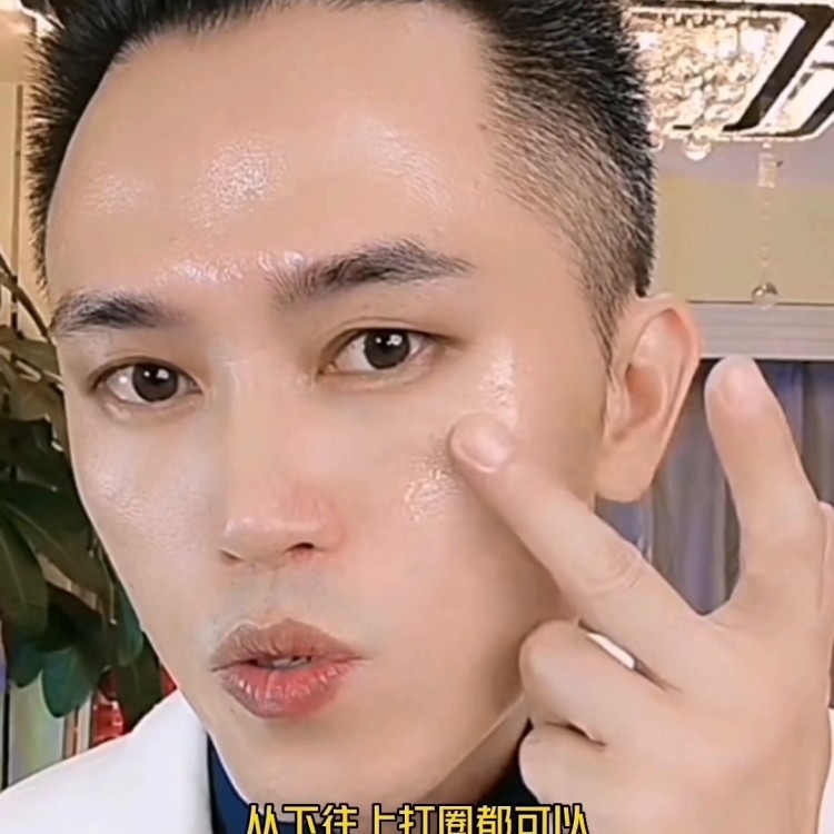 請(qǐng)務(wù)必嘗試面部護(hù)膚精油spa。這部作品有點(diǎn)長，但是試過一定...