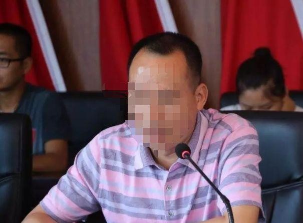 新進(jìn)展!邊賭博邊讓女下屬按摩的河池官員被采取刑事強(qiáng)制措施了!