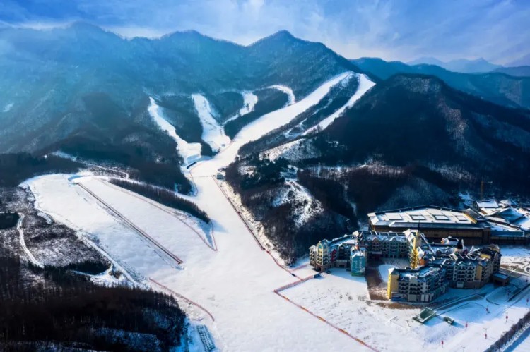 我市花溪沐楓雪溫泉小鎮被評定為省級滑雪旅游度假地