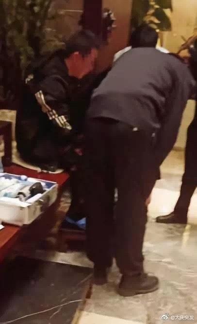 做SPA喝名茶結賬時卻說沒錢作男在大慶洗浴耍完大牌還賴賬