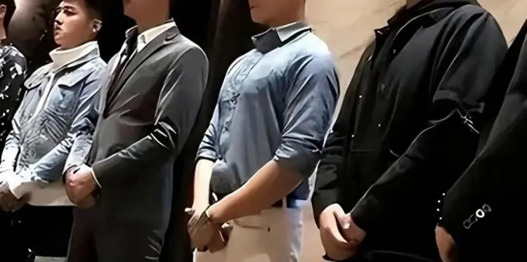 江蘇一家按摩鴨店被查抓獲的客人全部是女性最小才25歲！