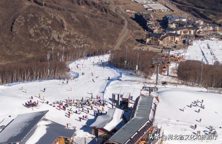 雪上馳騁打卡夢幻冰城堡！在這個度假小鎮進入童話世界~