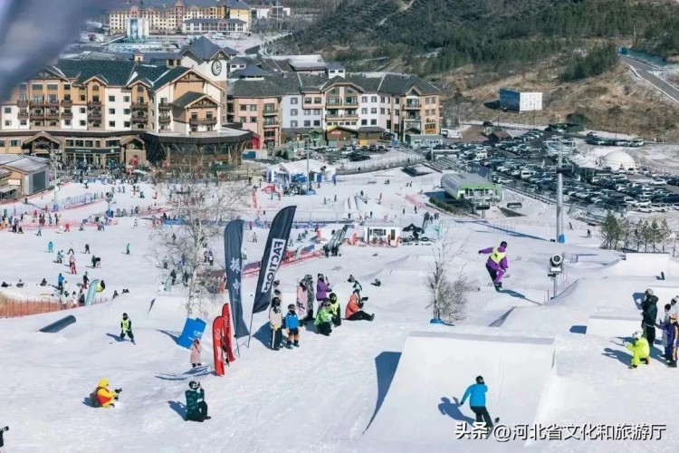 雪上馳騁打卡夢幻冰城堡！在這個度假小鎮進入童話世界~