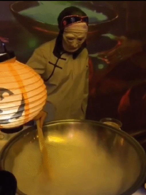 灣里半山溫泉門票免費送更有炫彩極光秀晚會+忘憂孟婆湯+網紅不倒翁+雪花泡泡秀