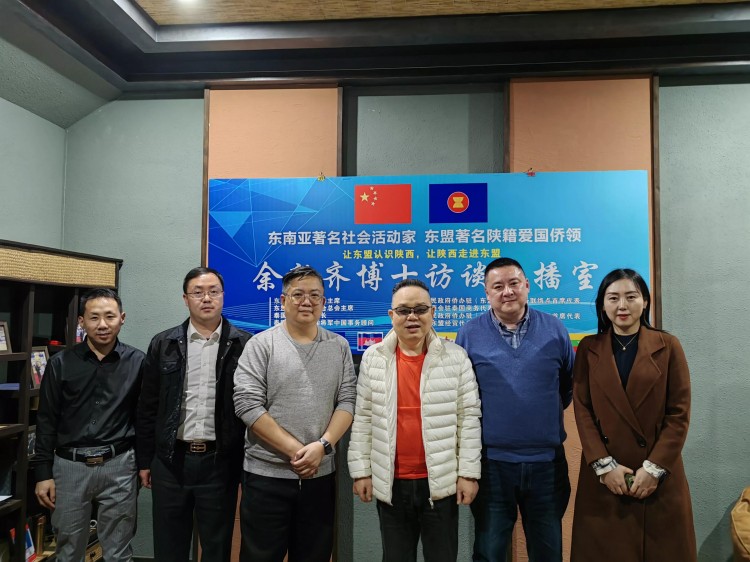 香港威馬仕實業集團董事局主席莫維勤一行四人拜訪余新齊博士