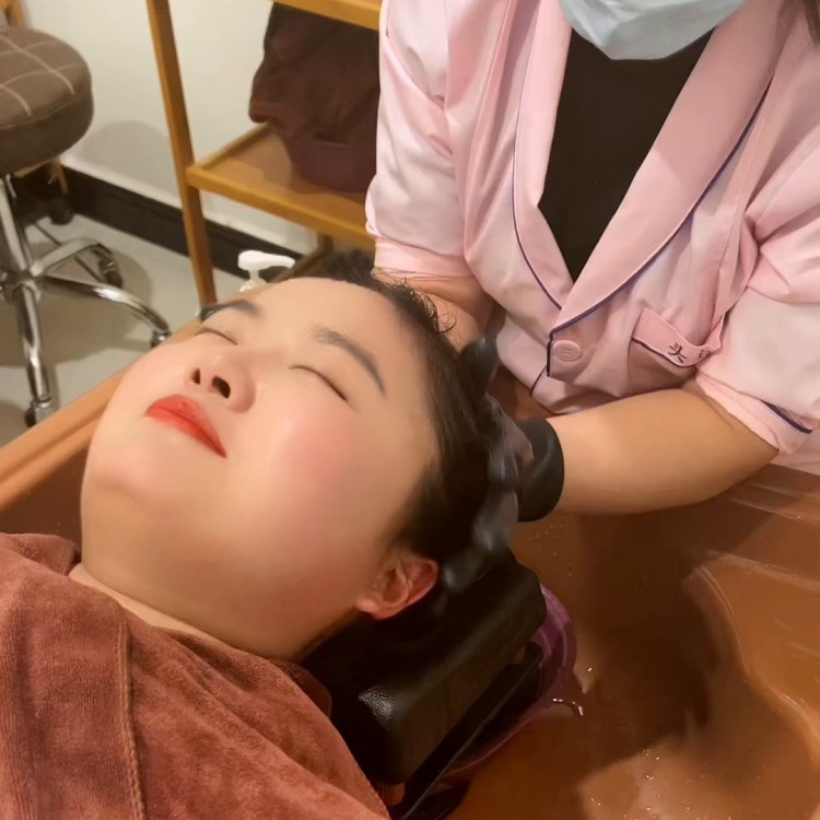 小伙伴們最近好閨蜜介紹的這家頭道湯養(yǎng)生館真的太舒服...