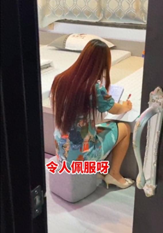 實在想不到甘肅一足療店老板巡查意外發現一女技師偷偷學習