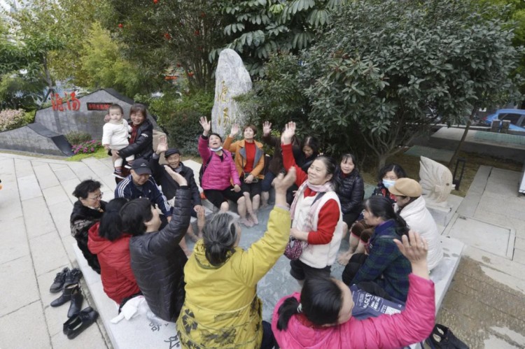 找不到比她更便宜的平替！冬天就該來這個泡在溫泉里的地方呀